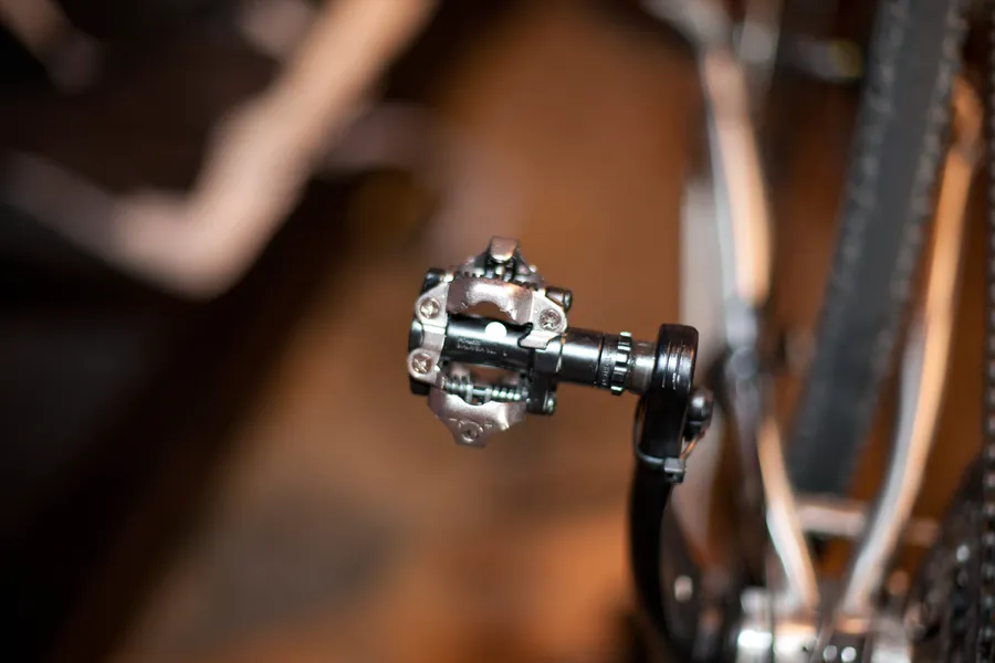 Discover the benefits of clipless pedals (or as some prefer, clip pedals) in this engaging blog post at bicycletips.com. Dive in for more insights!